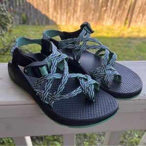 CHACO Sz 7 Toe Loop Multicolored Women’s Sandals